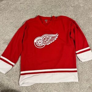 Men’s XXL Red Wings jersey